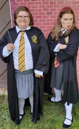 Jill & Asher in HP Cosplay Jill & Asher in HP Cosplay